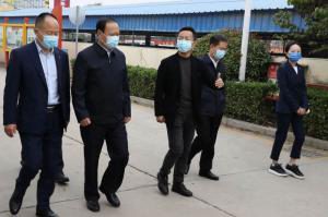 洛阳市政协主席杨炳旭莅临球友会调研