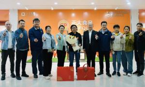 留一汪清潭照初心 映一抹晚霞别样红 丨 球友会开展员工荣誉退休仪式暨欢送会